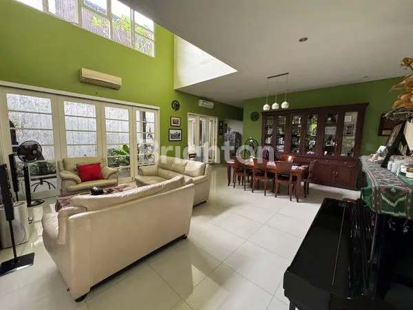 image RUMAH 2 LANTAI DI KOMPLEKS PERTAMINA RAWAMANGUN JAKARTA TIMUR . ASRI, PENCAHAYAAN DALAM RUMAH BAGUS (4)