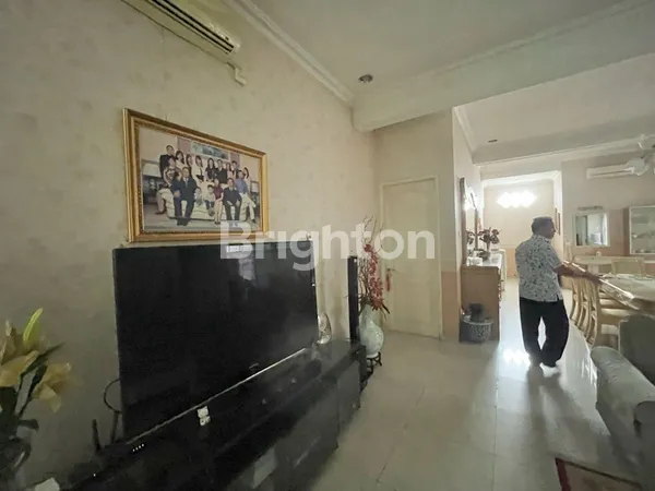 image RUMAH + GUDANG SIAP BEROPERASI DI RAYA RUNGKUT TENGAH STRATEGIS (3)