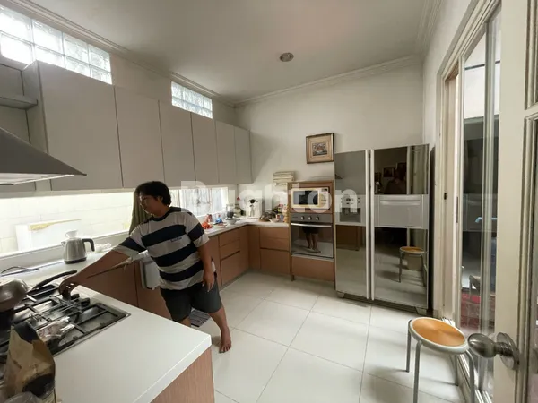 image RUMAH + GUDANG SIAP BEROPERASI DI RAYA RUNGKUT TENGAH STRATEGIS (4)