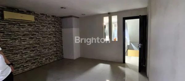 image RUMAH TAMAN RATU EMPAT LANTAI (1)