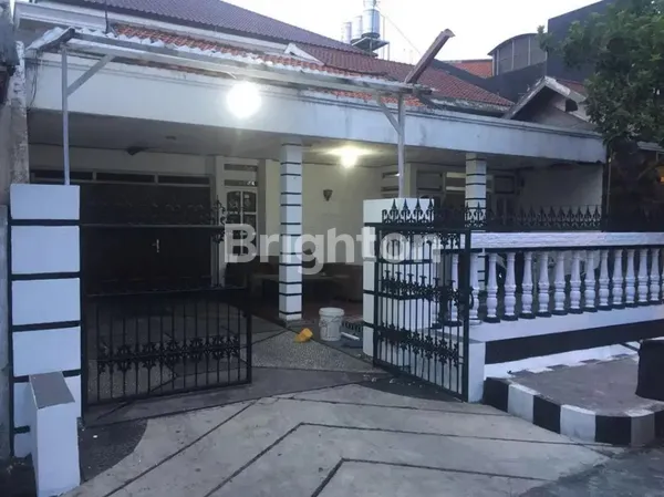 image RUMAH RUNGKUT SIAP HUNI TERAWAT STRATEGIS DEKAT MERR (1)