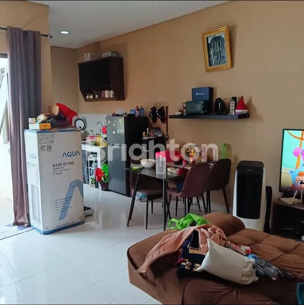 image RUMAH 2 LANTAI SIAP HUNI DI BSD KIRENIA, TANGSEL (3)