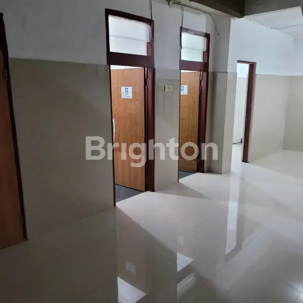 image GUDANG RAYA KENJERAN SIAP PAKAI STRATEGIS AKSES MUDAH (4)