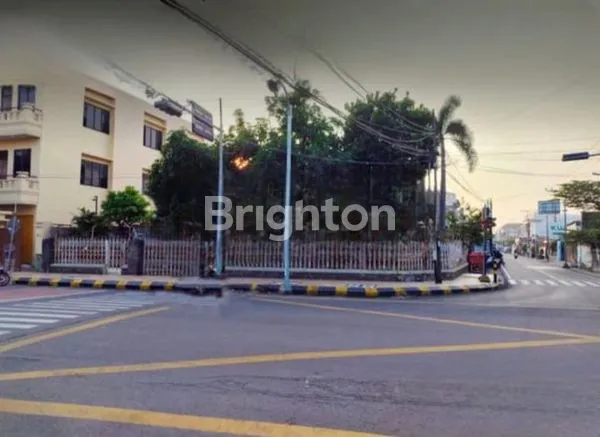 image DIJUAL RUMAH  STRATEGIS DI PINGGIR JALAN RAYA PUSAT KOTA MADIUN (2)