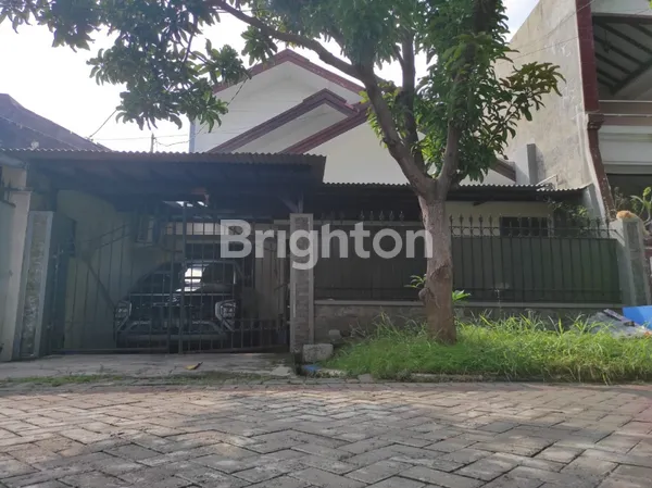 image RUMAH BARUK BARAT MINIMALIS SIAP HUNI LOKASI STRATEGIS DEKAT MERR (1)