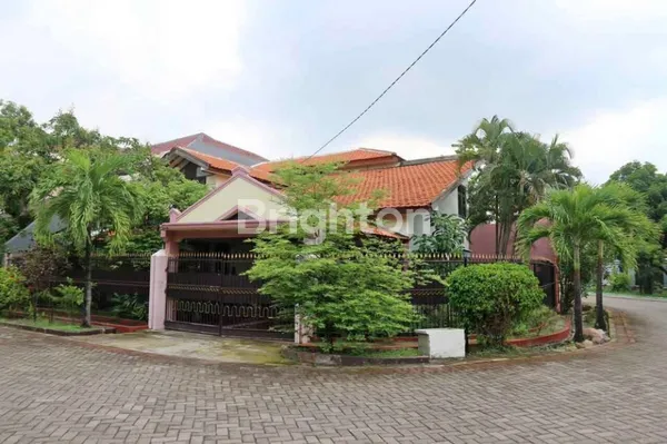 image GAYUNG KEBONSARI HOOK SIAP HUNI DEKAT MASJID AGUNG (1)