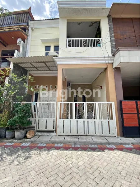 image WIGUNA SELATAN 2 LANTAI SIAP HUNI STRATEGIS DEKAT UPN (1)