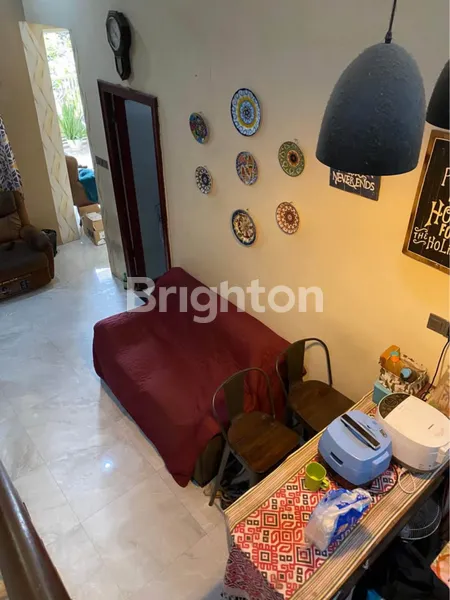 image WIGUNA SELATAN 2 LANTAI SIAP HUNI STRATEGIS DEKAT UPN (7)