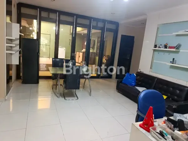 image RUMAH MANYAR SIAP HUNI 2 LANTAI TENGAH KOTA DEKAT KERTAJAYA (7)