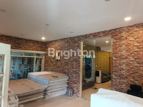 image MANYAR SIAP HUNI TERAWAT TENGAH KOTA AKSES MUDAH DEKAT GALAXY MALL (4)