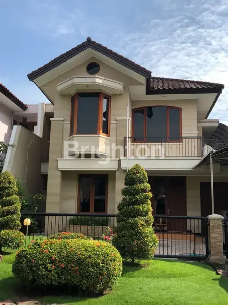 image DHARMAHUSADA 2 LANTAI SIAP HUNI TENGAH KOTA DEKAT GALAXY MALL (1)