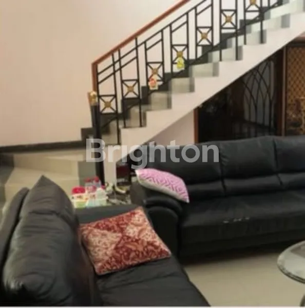 image DHARMAHUSADA 2 LANTAI SIAP HUNI TENGAH KOTA DEKAT GALAXY MALL (7)