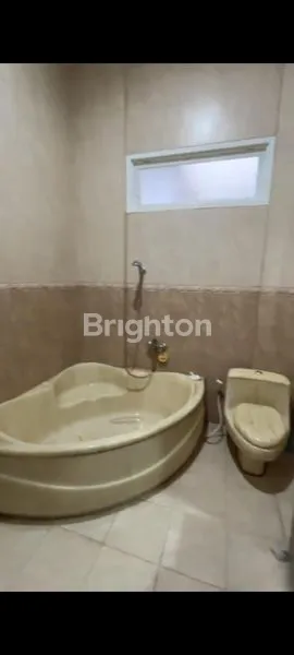 image RUMAH MEWAH DI ARAYA KOTA MALANG (7)