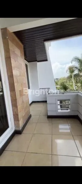 image RUMAH MEWAH DI ARAYA KOTA MALANG (8)