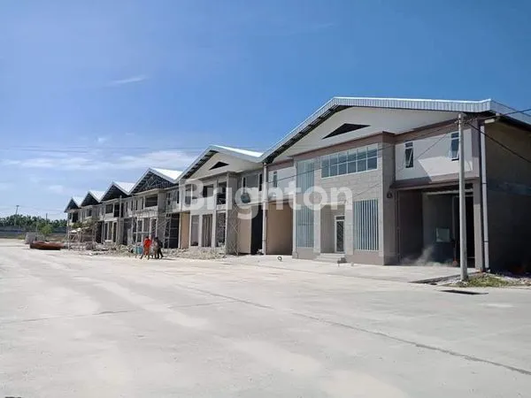 GUDANG PREMIUM 1020M² DI ARENGKA 2, AKSES JALAN LINTAS SUMATERA