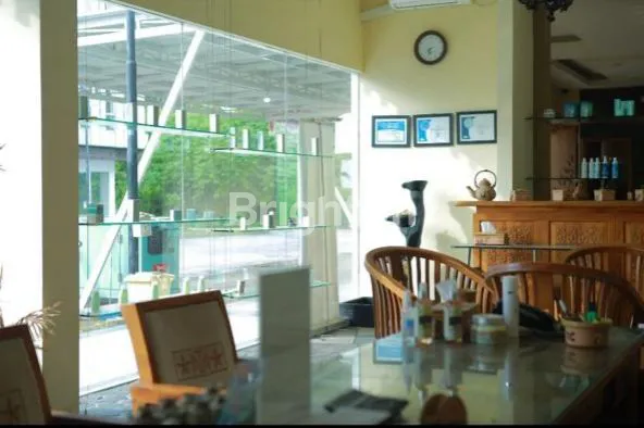 image DIJUAL CEPAT 3 UNIT RUKO JADI 1 EX. RUMAH KECANTIKAN DI SAMARINDA (8)