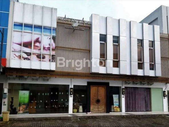 image DIJUAL CEPAT 3 UNIT RUKO JADI 1 EX. RUMAH KECANTIKAN DI SAMARINDA (1)