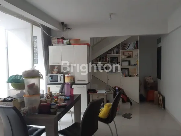 image RUMAH MINIMALIS SIAP HUNI TERAWAT 2 LANTAI KOMPLEKS MANYAR TOMPOTIKA DEKAT MERR GALAXY MALL, SEKOLAH PETRA, KLAMPIS WISMA MUKTI, DHARMAHUSADA, KERTAJAYA, MANYAR KERTOARJO (3)