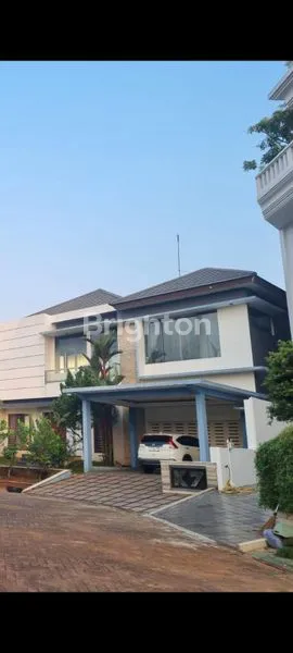 image RUMAH MEWAH 2 LANTAI DI KEMANG PRATAMA REGENCY, VIEW TAMAN (1)