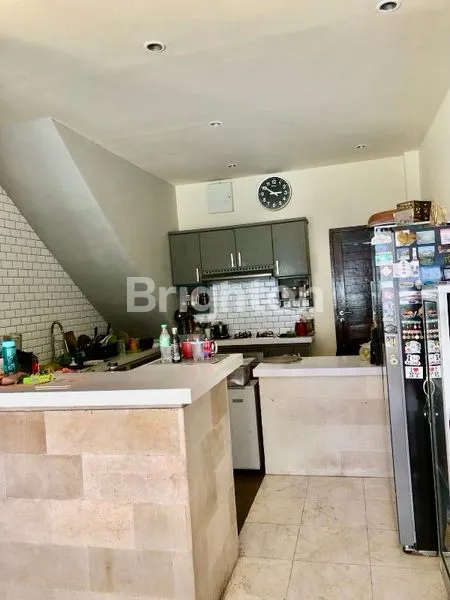 image RUMAH CANTIK 2 LANTAI CANGGU DI JUAL (3)