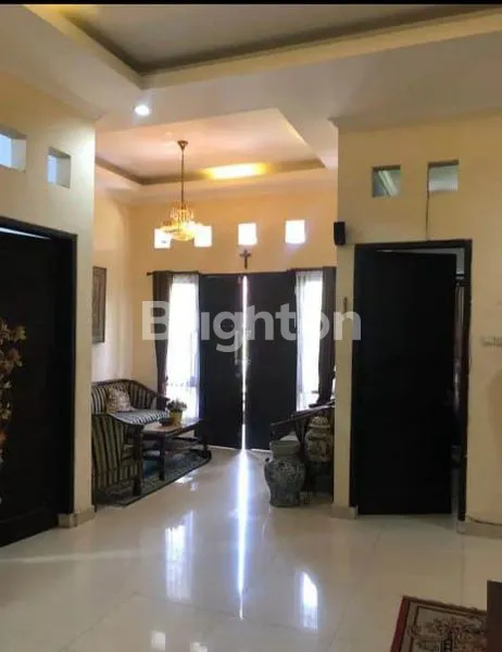 image RUMAH ISTIMEWA DI SESETAN LANTAI 2  (3)