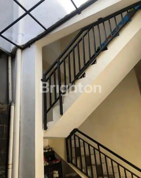 image RUMAH ISTIMEWA DI SESETAN LANTAI 2  (5)