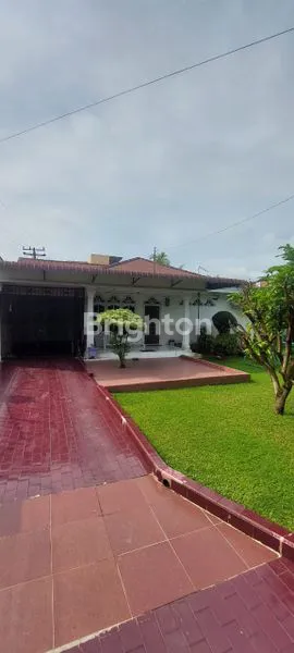 image RUMAH BESAR DENGAN HALAMAN YANG LUAS DI JALAN ABADI SETIABUDI MEDAN (4)