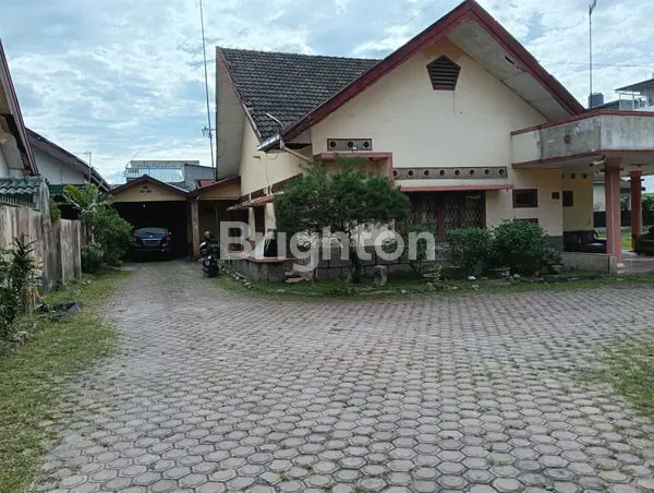 image RUMAH HALAMAN LUAS (1)