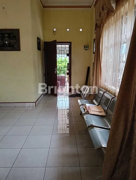 image RUMAH HALAMAN LUAS (5)