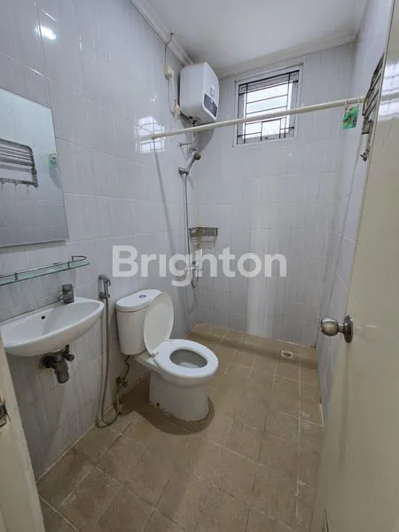 image DIJUAL CEPAT RUMAH 2 LANTAI DI CLUSTER STRATEGIS GRAND DEPOK CITY (8)