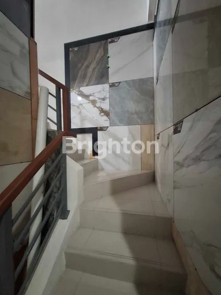 image RUKO 3 LANTAI DI COMMPARK , KOTA  WISATA (2)