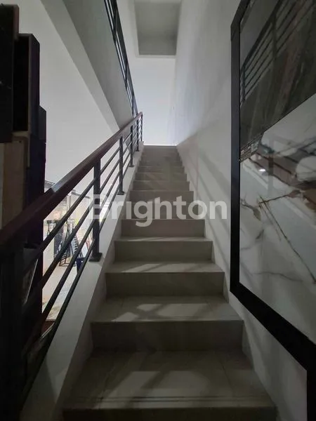 image RUKO 3 LANTAI DI COMMPARK , KOTA  WISATA (3)