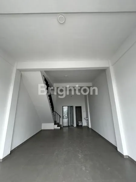 image RUKO GRAND EASTERN HILL KEPUTIH DISEWAKAN LANTAI SATU SAJA , COCOK UNTUK SALON, TOKO, KANTOR (1)