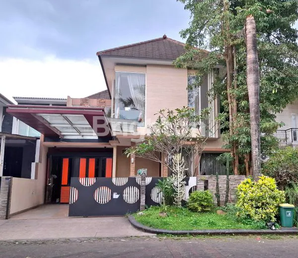 image RUMAH 2 LANTAI DI BOULEVARD PERMATA JINGGA LOWOKWARU MALANG (1)