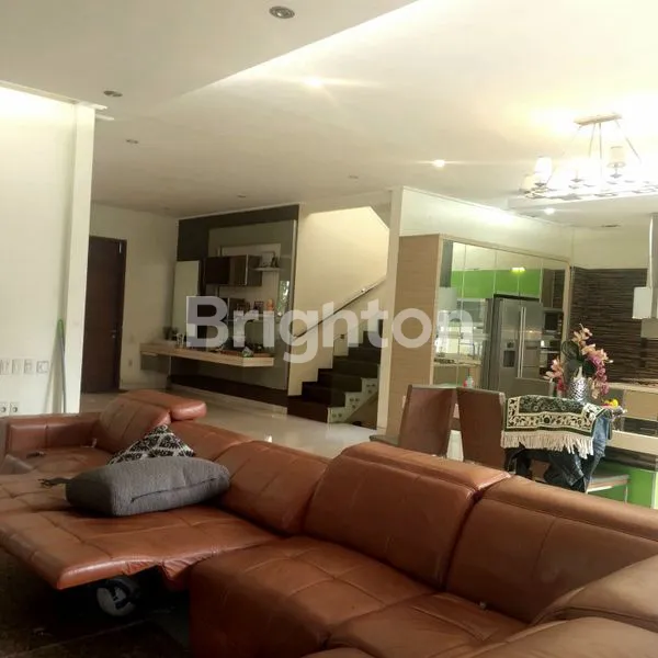 image RUMAH 2 LANTAI DI BOULEVARD PERMATA JINGGA LOWOKWARU MALANG (4)