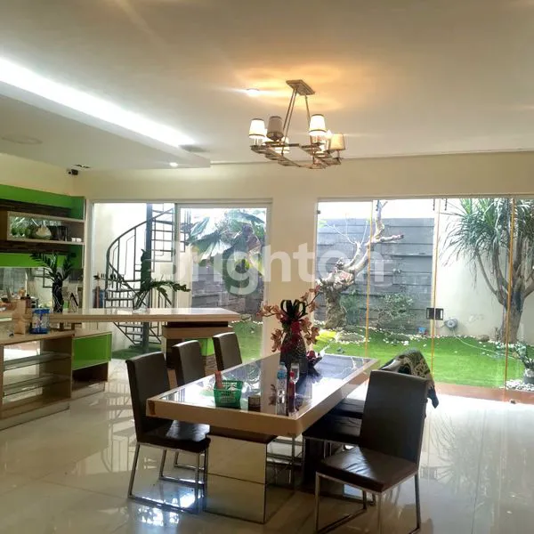 image RUMAH 2 LANTAI DI BOULEVARD PERMATA JINGGA LOWOKWARU MALANG (3)