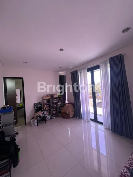 image RUMAH SIAP HUNI FULL FURNISHED ASRI NYAMAN SEJUK TENANG AMAN 2,7 M (NEGO) DALAM CLUSTER CITRA GRAN CIBUBUR  (3)