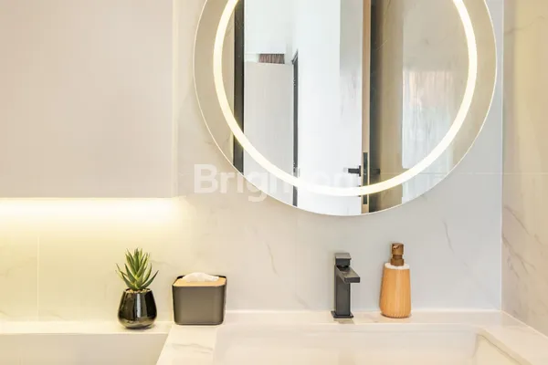 image RUMAH MEWAH MODERN 3 KAMAR DENGAN KOLAM RENANG PRIBADI DI KEROBOKAN – LOKASI PREMIUM DEKAT SEMINYAK & CANGGU (8)