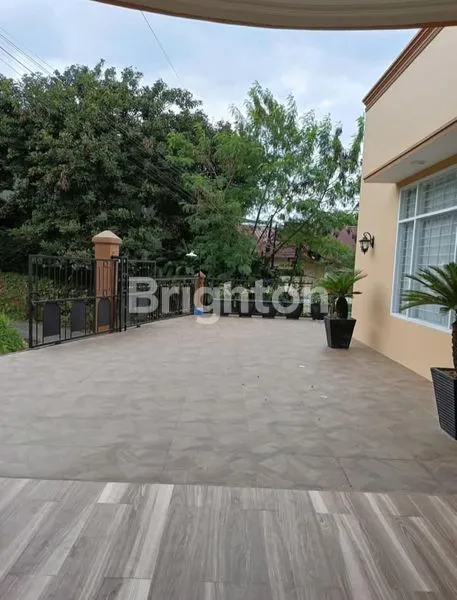 image RUMAH MEWAH 3 LANTAI FULLY FURNISHED CITY VIEW DI SAMARINDA (2)