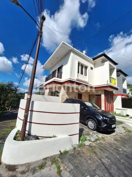 RUMAH EKSKLUSIF LANTAI 2 KAWASAN KEROBOKAN KUTA UTARA