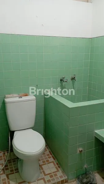 image RUMAH SECOND STRATEGIS DI DARMO PERMAI SELATAN, SURABAYA (8)