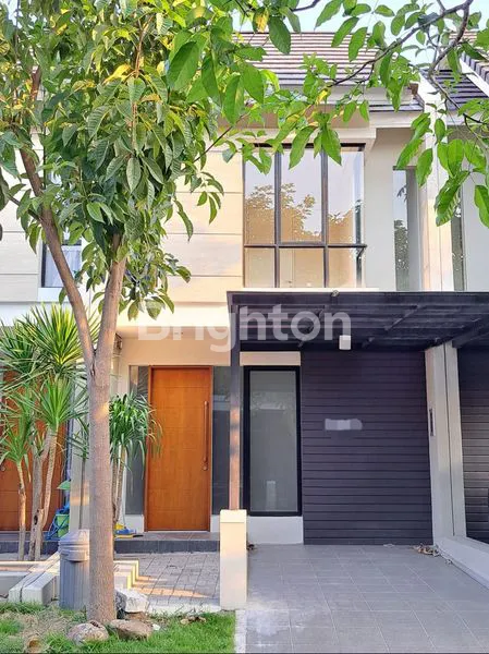 image RUMAH GRESS MINIMALIS DI CITRALAND NORTH WEST CENTRAL SURABAYA BARAT (1)