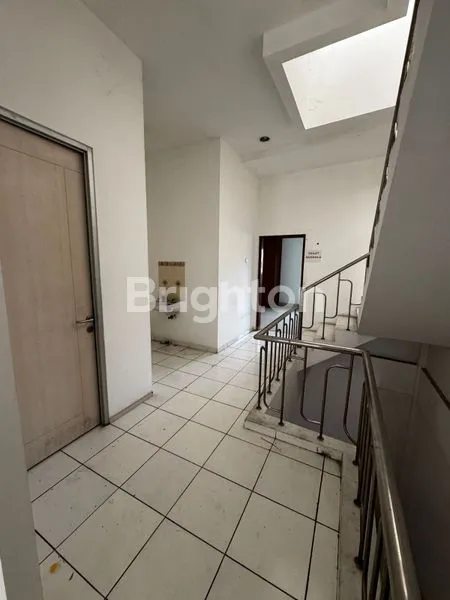 image RUKO 3 LANTAI SOLO BARU (2)