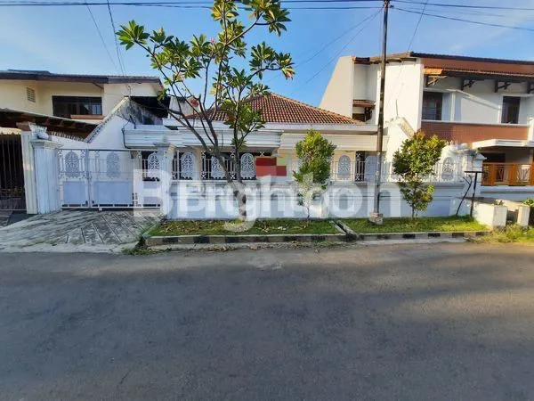 image RUMAH 1.5 LANTAI MARGOREJO INDAH SIAP HUNI (1)