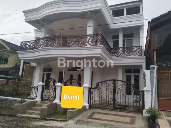 image RUMAH MEWAH  3 LANTAI DI BALIKPAPAN BATU  (1)