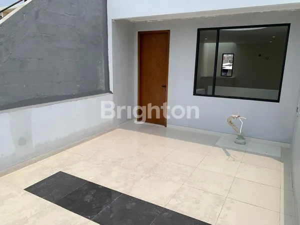 image RUMAH BRAND NEW KONSEP MEWAH SIAP HUNI DI PLUIT JAKARTA UTARA (8)