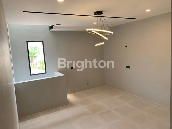 image RUMAH BRAND NEW KONSEP MEWAH SIAP HUNI DI PLUIT JAKARTA UTARA (3)