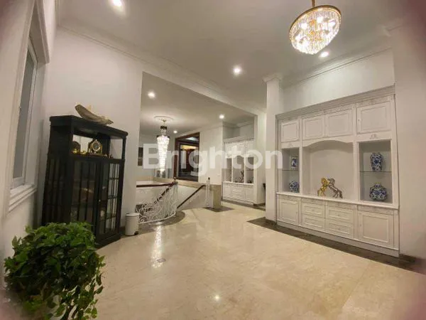 image RUMAH MEWAH DISEWA DALAM CLUSTER EKSKLUSIF (3)