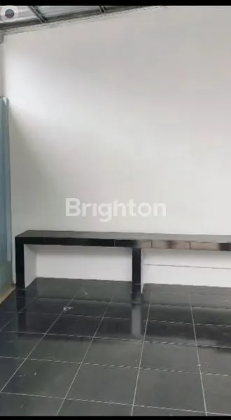 image DIJUAL BANGUNAN LUAS COCOK UNTUK DIJADIKAN WORKSHOP ATAU UNTUK GUDANG. (2)