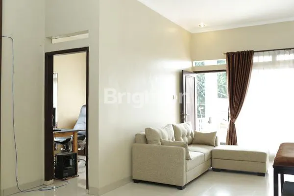 image RUMAH MEWAH BERKUALITAS ESKLUSIF SIAP HUNI DI PURI NIRWANA CIBINONG, KE STASIUN BOJONG GEDE 2,5 KM, 4 MENIT KE RSUD CIBINONG, DEKAT RUMAH SAKIT MEDIKA, DEKAT STADION PAKANSARI (4)